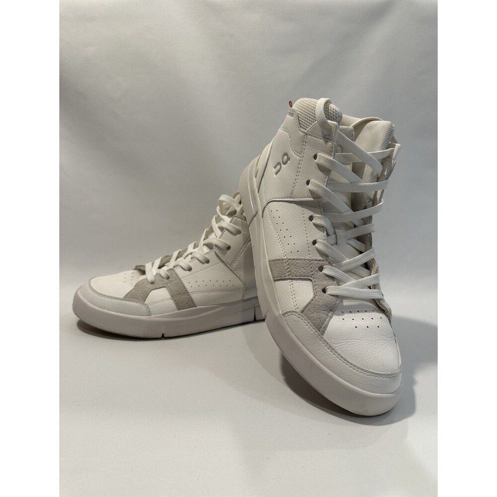 Size 9 - ON The Roger Clubhouse Mid White Sand Womens On Cloud Preowned